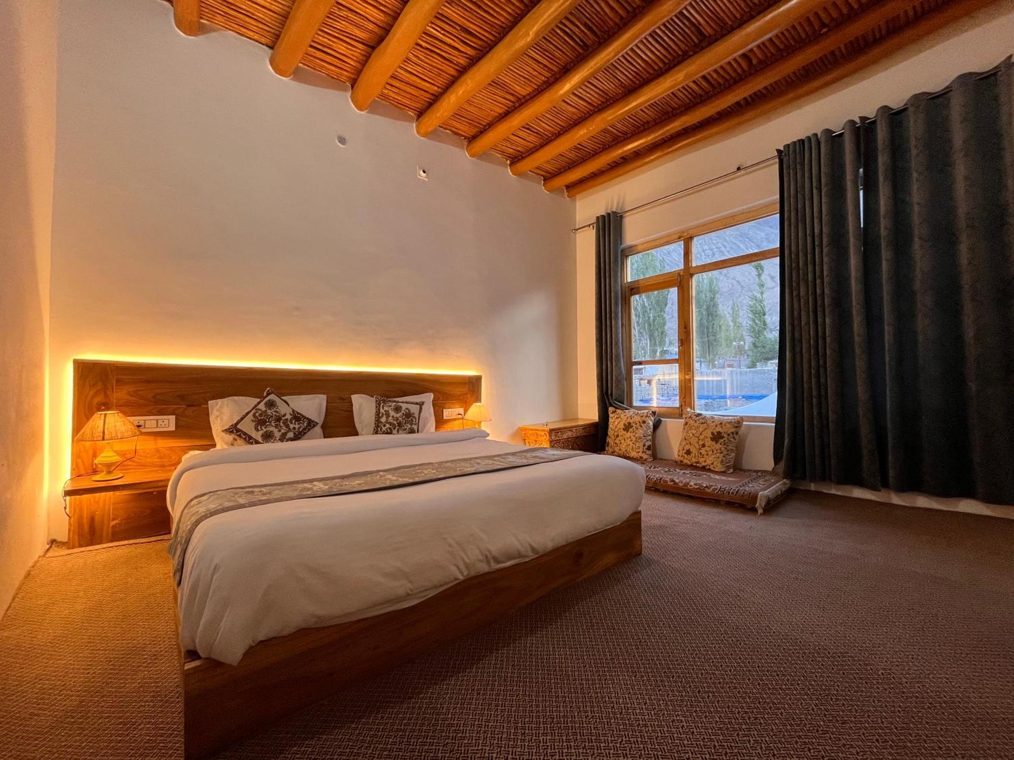 Traveller Nest Hotel Deskit Exterior foto