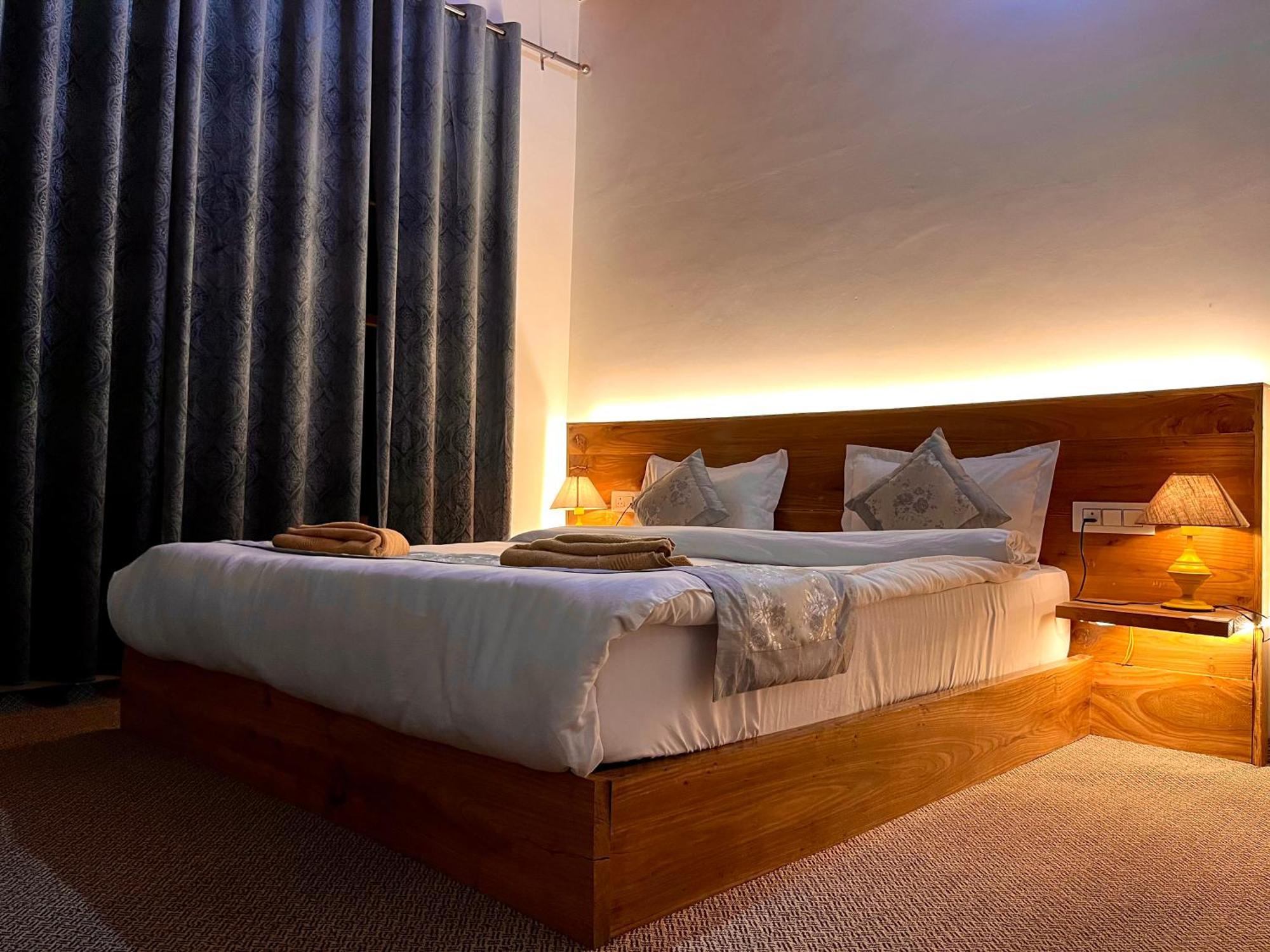 Traveller Nest Hotel Deskit Exterior foto